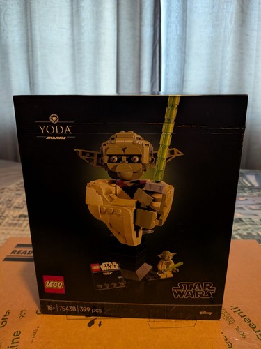 Lego star wars yoda bust - star,